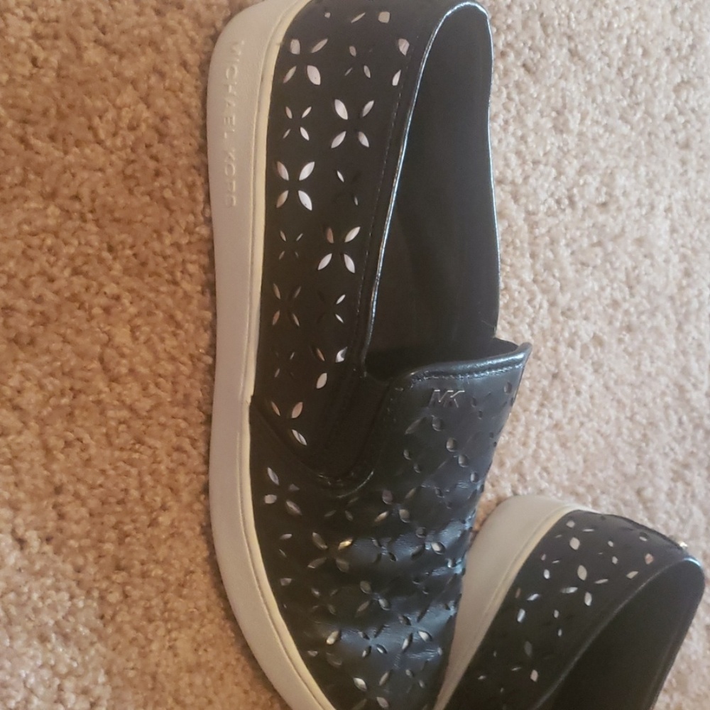 Shoes - Picture 2 of 2